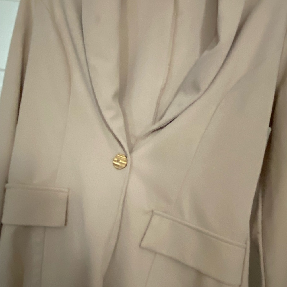Fashion Nova Nude Beige blazer. - Picture 2 of 4